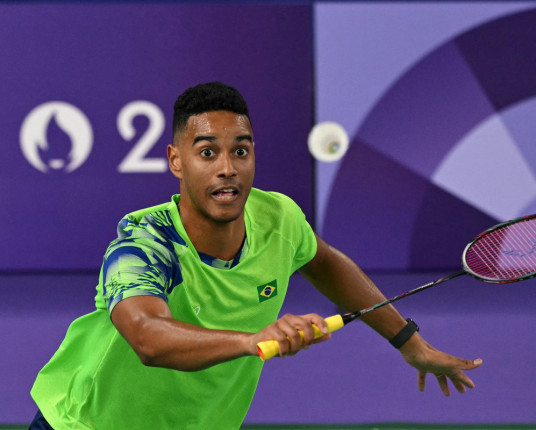 Ygor Coelho perde de sul-coreano e é eliminado na fase de grupos do badminton