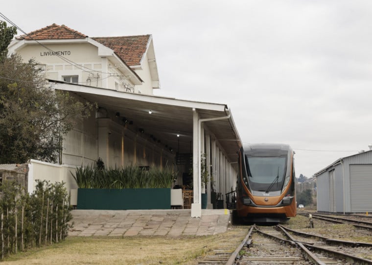 Esta&ccedil;&atilde;o Ferrovi&aacute;ria do Trem do Pampa, em Santana do Livramento, encanta visitantes por sua arquitetura