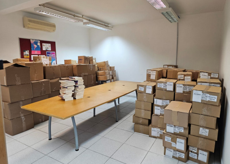 As doações de livros serão centralizadas na sede do Instituto Cervantes para posterior distribuição