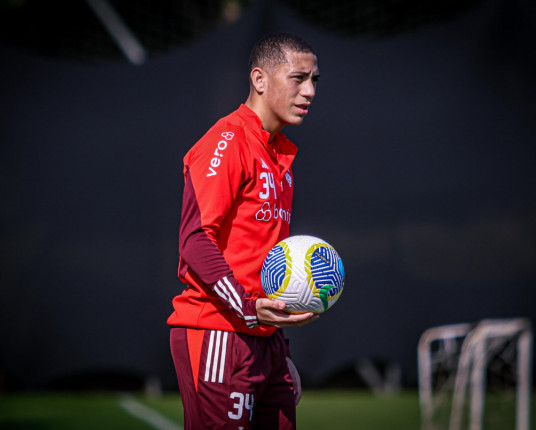 Venda de Gabriel Carvalho é chance para Colorado investir no elenco