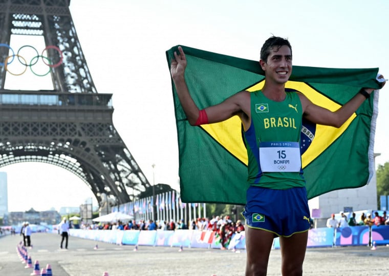 Brasiliense faturou a prata na disputa dos 20 km da prova pelas ruas de Paris