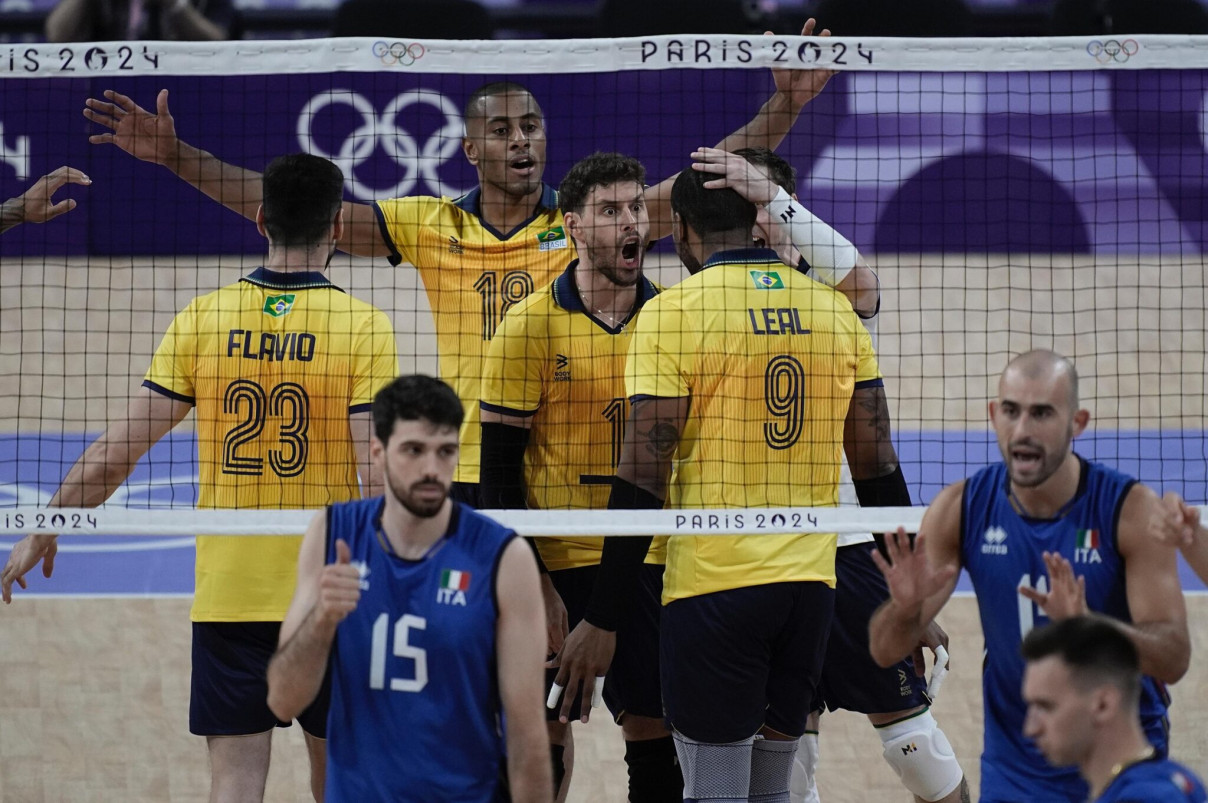 Sele&ccedil;&atilde;o brasileira de v&ocirc;lei masculino joga a sobreviv&ecirc;ncia nesta sexta-feira (2), diante do Egito | Alexandre Loureiro/COB/JC