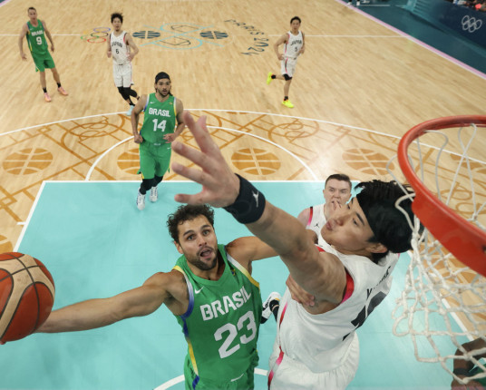 Brasil derrota Japão no basquete e 'seca' rivais de outros grupos na Olimpíada