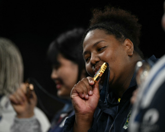 Judoca ganha primeira medalha de ouro do Brasil em Paris