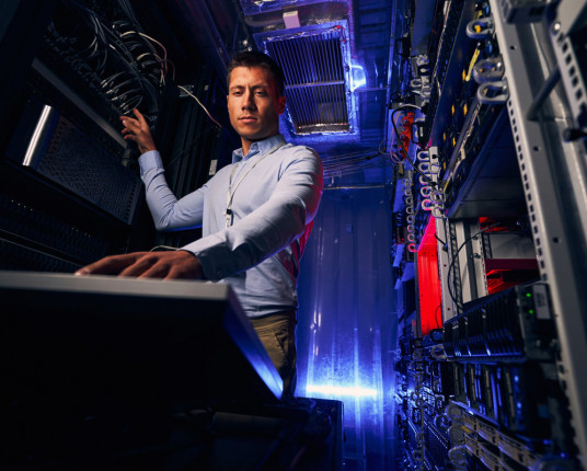 73% das empresas sofrem invasões a sistemas de tecnologia