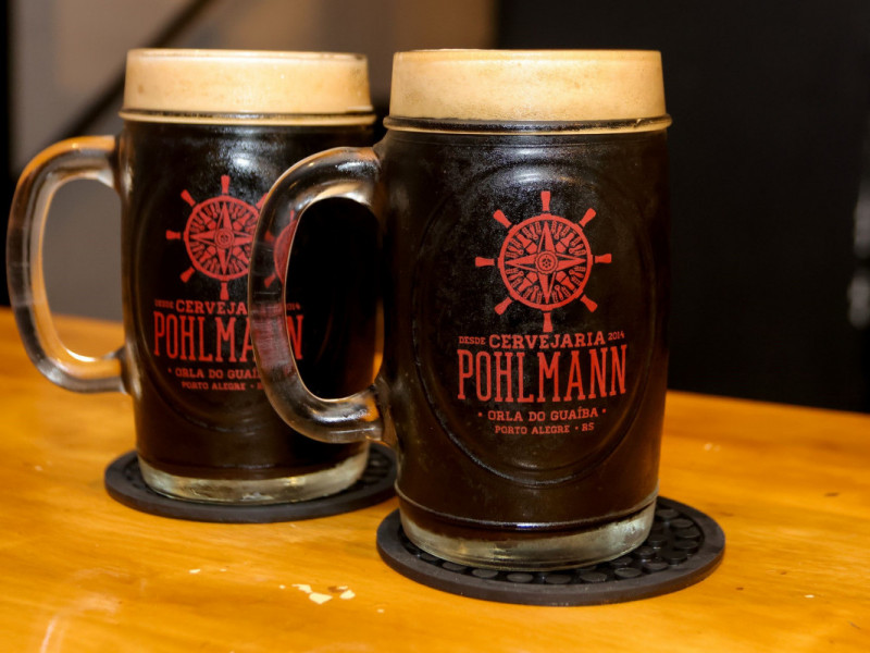 A Cervejaria Pohlmann tem uma carta de cervejas com oito torneiras de chopes autorais e parceiros Foto: DANI BARCELLOS/DIVULGA&Ccedil;&Atilde;O/JC