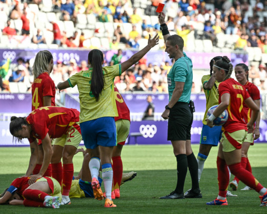 Ainda sem saber se poderá contar com Marta, Brasil encara a Espanha na semifinal
