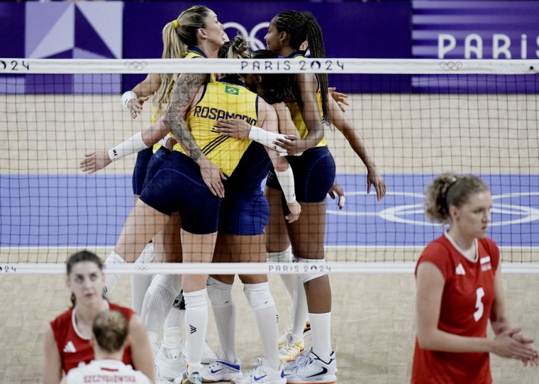 O time brasileiro, que terminou em primeiro na classificação geral, enfrenta a República Dominicana pelas quartas