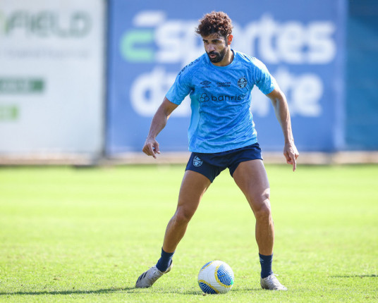 Com o grupo completo em Curitiba, Grêmio vive boa fase na temporada