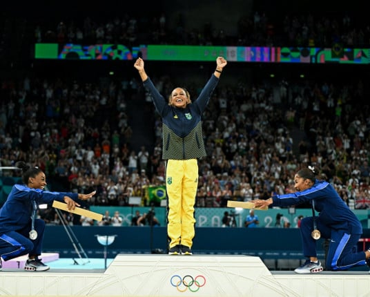 Americana Jordan Chiles perde bronze após recurso de romena