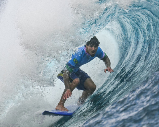 Gabriel Medina é bronze, e Brasil ganha sua 2ª medalha olímpica no surfe masculino