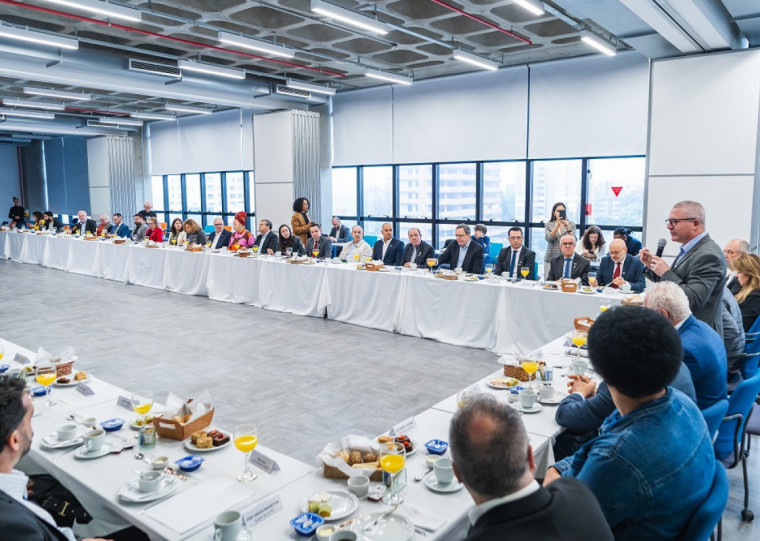 Reunião de parlametares e reitores de universidades comunitárias gaúchas ocorreu nesta segunda (5)