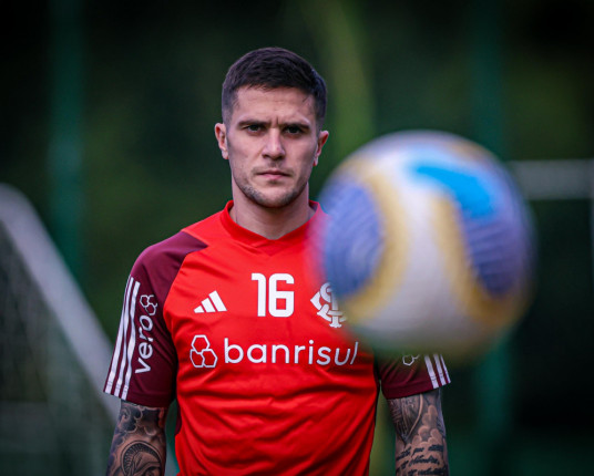 Com uma reformulação em andamento, Inter pode perder Bustos nesta semana