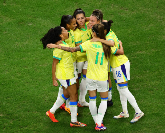 Brasil atropela Espanha e terá nova revanche com os EUA após 16 anos