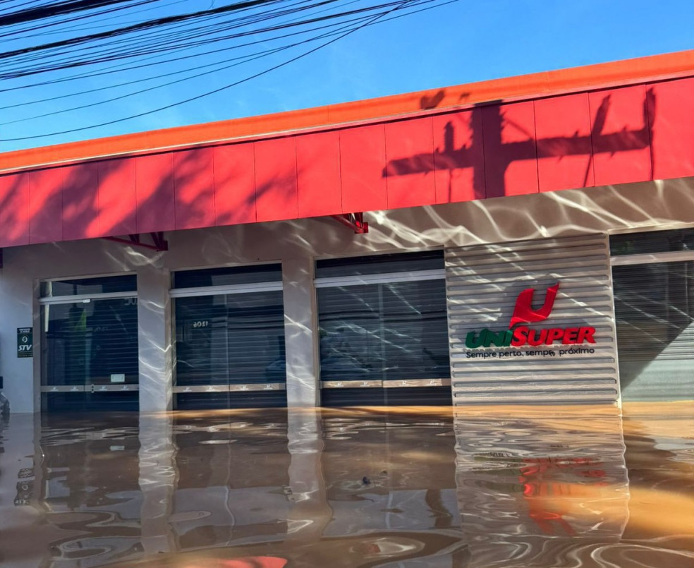 Água quase encobriu filial da avenida Brasil, no Quarto Distrito em Porto Alegre  | UNISUPER/DIVULGAÇÃO/JC