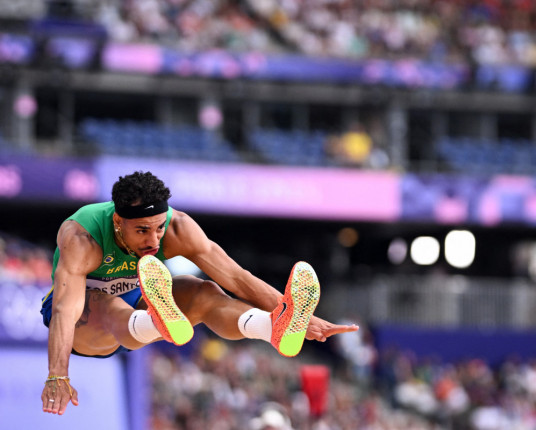 Almir dos Santos coloca o Brasil na final do salto triplo após 16 anos