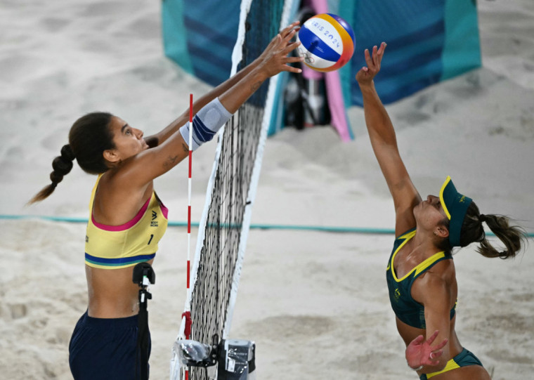 Brasileiras suportaram pressão e enfrentam dupla do Canadá nesta sexta (9)