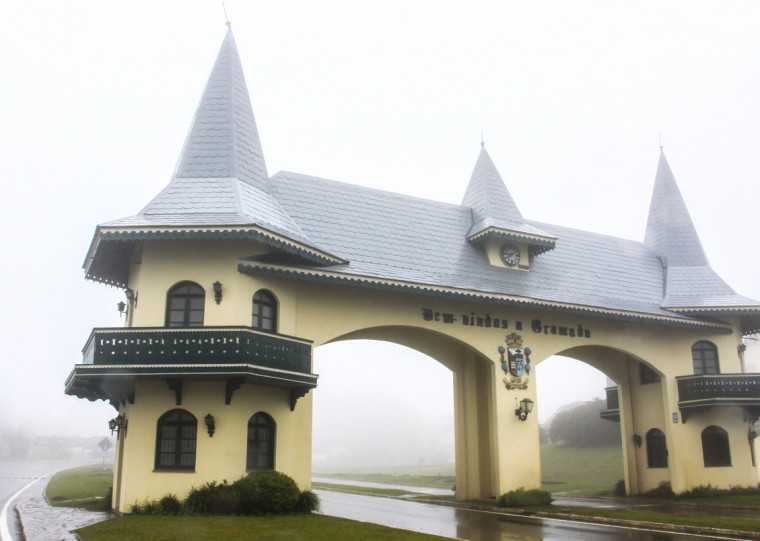 Chance do fenômeno ocorrer, além da abertura do Festival de Cinema e Dia dos Pais movimentam a economia
