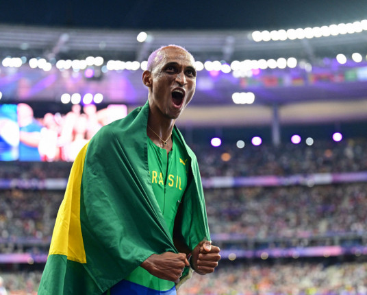 Alison dos Santos, o Piu, conquista bronze após chegar à final no sufoco em Paris 2024