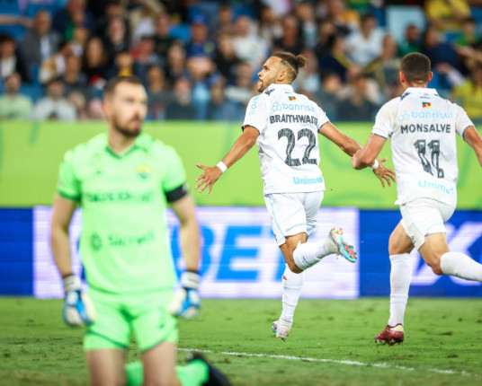 Com brilho de Braithwaite, Grêmio bate o Cuiabá e vence 3ª seguida no Brasileirão