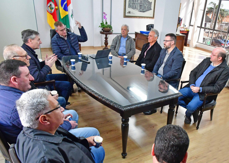 Representantes do Fonse Atacado se reuniram com os gestores municipais