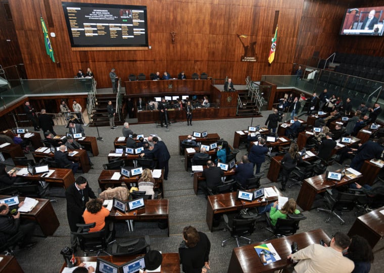 Bancadas agora devem indicar representantes da Comissão Especial