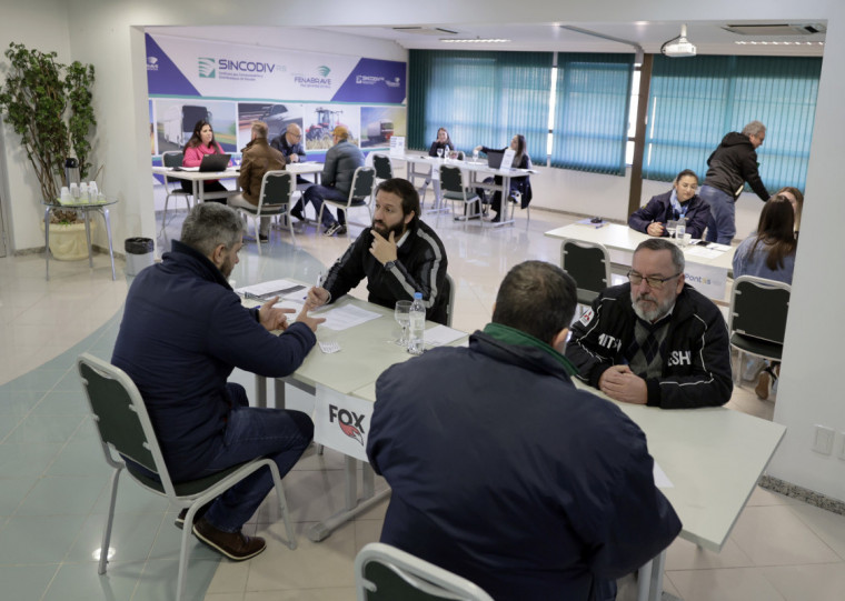 As oportunidades contemplaram diversas áreas de atuação, com salários entre R$ 2 mil e R$ 15 mil 