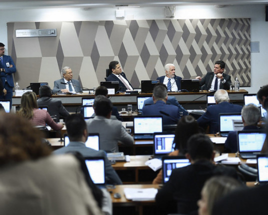 Comissão no Senado retoma análise da PEC das Praias nesta semana
