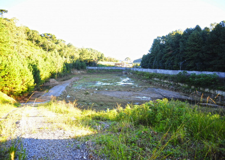 Quatro tanques de contenção, chamados de 'pisciniões', serão construídos para evitar alagamentos na cidade
