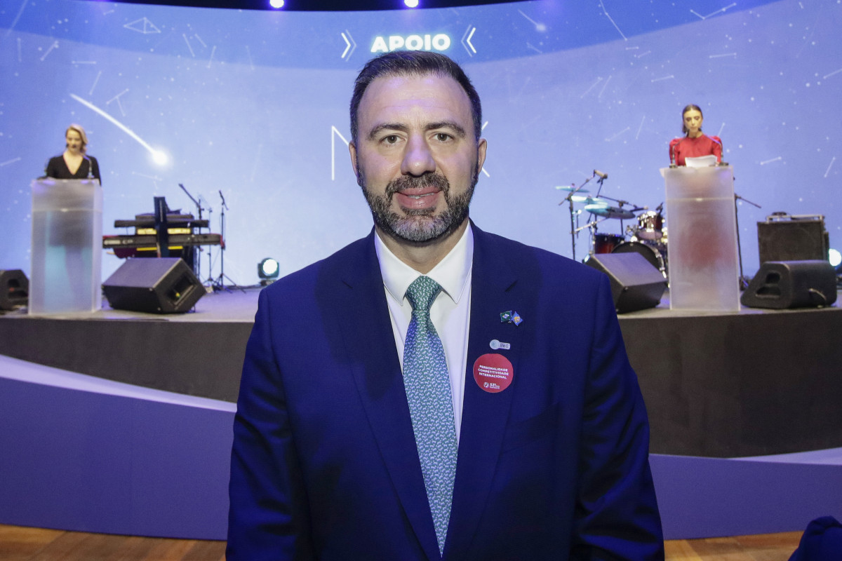 Erasmo Carlos Battistella | THAYN&Aacute; WEISSBACH/JC