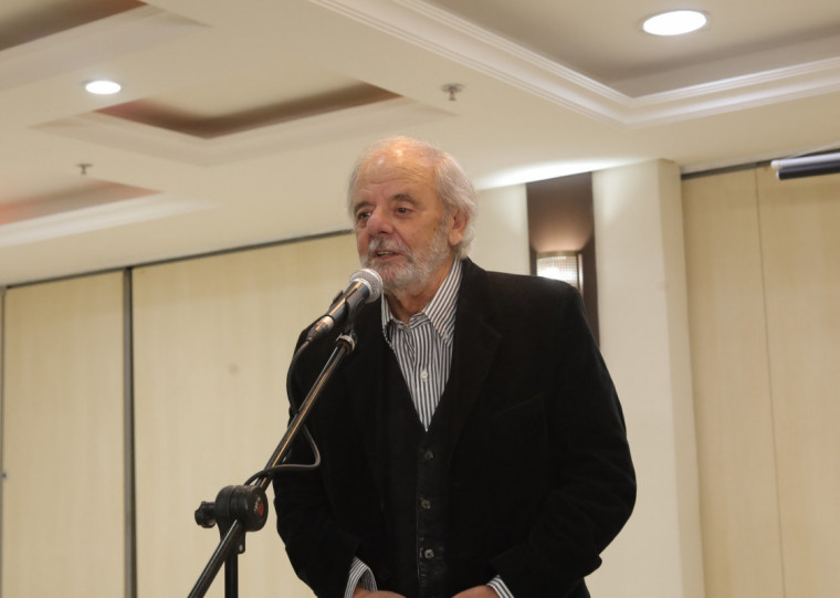 Aos 84 anos de idade, hoje residindo na capital gaúcha, o escritor acumula prêmios e reconhecimentos pelos seus contos, memórias, crônicas e obras de ficção