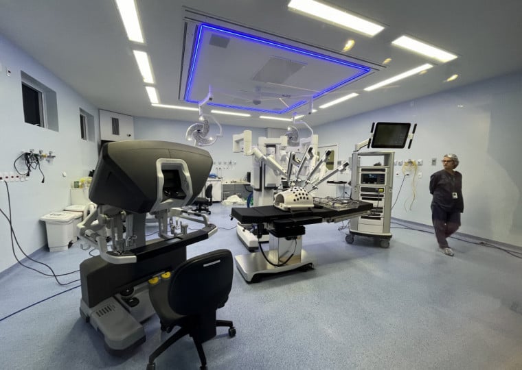 Robôs, aliados com a IA, conseguem entregar maior precisão em procedimentos