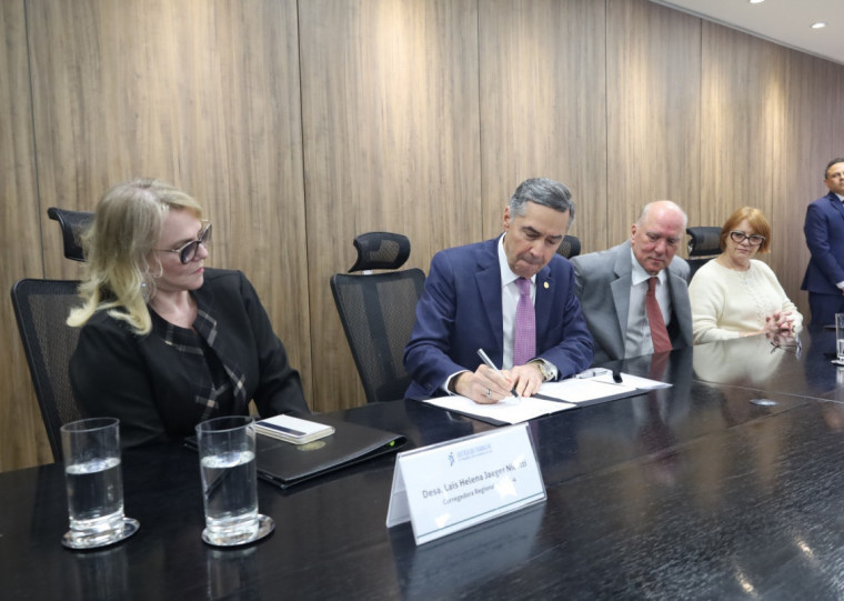Presidente do STF Luiz Roberto Barroso assinou termo de cooperação com Tribunal