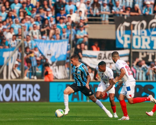 Grêmio perde por 2 a 0 para o Bahia em último jogo fora da Arena