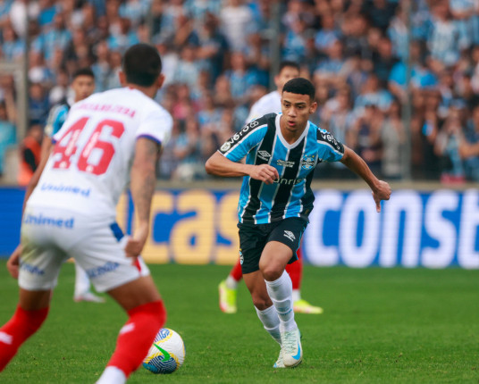 Renato Portaluppi admite saída do atacante Gustavo Nunes para clube da Inglaterra