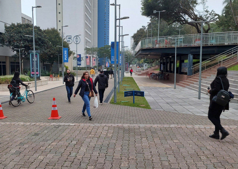 O movimento no campus da PUCRS, em Porto Alegre, foi tranquilo para o início das provas da mahã