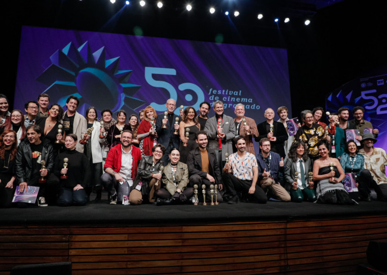 Os vencedores receberam os prêmios em cerimônia realizada na noite deste sábado (17), no Palácio dos Festivais