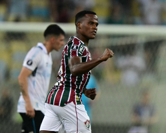 Nos pênaltis, Grêmio perde para o Fluminense e dá adeus à Libertadores