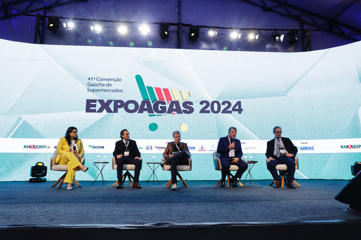 Roberta, Geremia, Drebes e Lemos (esq. p/ dir.) destacaram impactos e ações pós-cheias | TÂNIA MEINERZ/JC