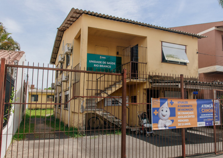 No setor da saúde, das 27 unidades básicas da cidades, apenas 18 delas estão em funcionamento na cidade