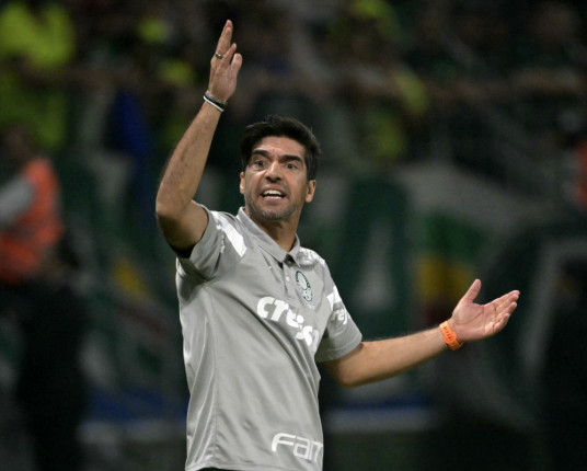 Abel revela problemas emocionais no Palmeiras e lamenta falta de eficácia: 'Não fomos felizes'