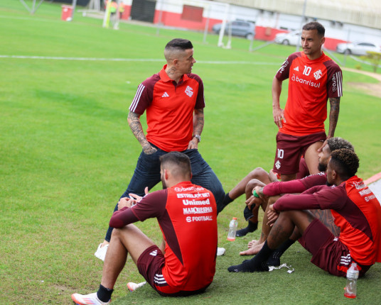 No primeiro dia de D'Ale e de olho no Cruzeiro, Inter treina com grupo quase completo