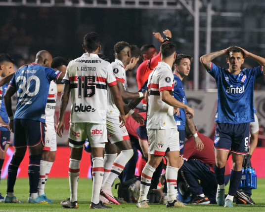 Zagueiro do Nacional tem quadro estável, mas permanece sedado
