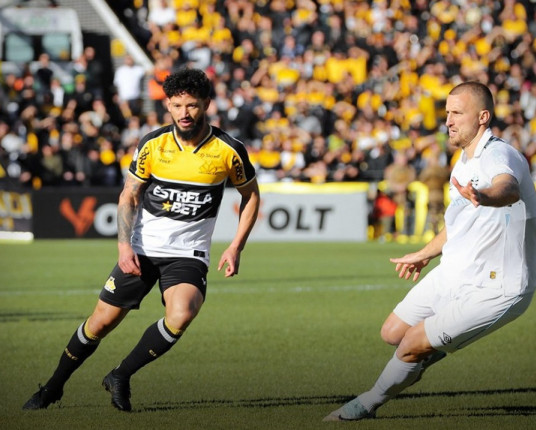 Com homenagens a Cacalo, Grêmio vence o Criciúma e respira no Brasileirão