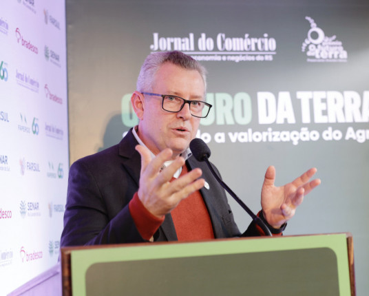 "Não se faz pesquisa sozinho", enfatiza presidente da Fapergs