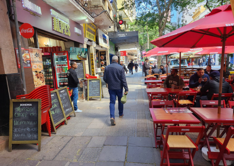 Na comparação com agosto do ano anterior, houve alta de 2,5% em agosto de 2025