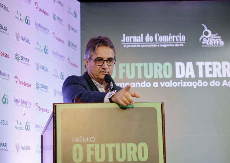  Gedeão disse que o povo gaúcho tem a qualidade de fazer ciência e colaborar para o crescimento e desenvolvimento do Estado