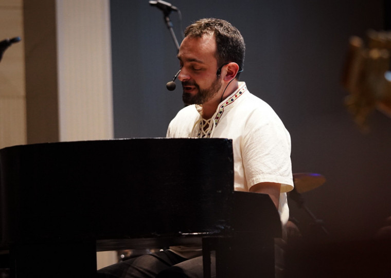 Artista de Carlos Barbosa irá se apresentar no Teatro Nilton Filho no sábado (31) para lançar documentário Dunas de Algodão