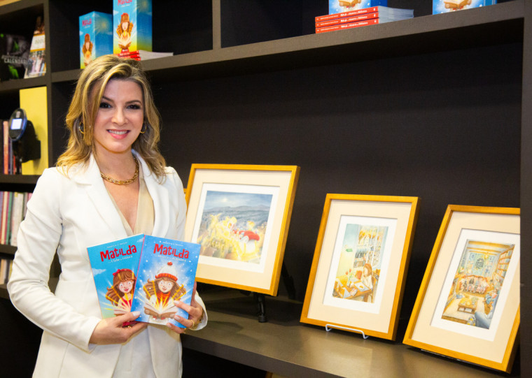 Autora, que também é delegada, fará evento de lançamento neste sábado (31) no Barra Shopping Sul