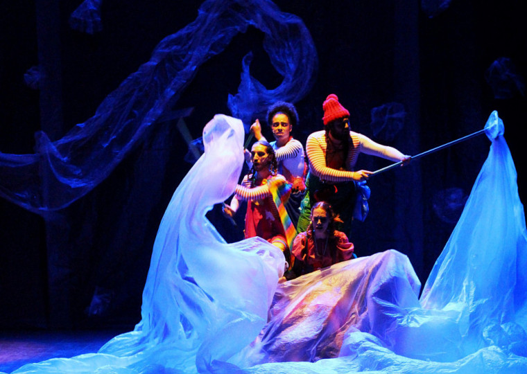 Advinha o que é, de Juliana Barros, cumpre temporada no Teatro CIEE-RS